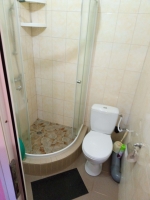 Гостевой дом «Донбас» - номер Семейный с кухней-студией фото 4