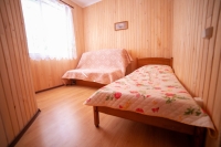 База отдыха «Лукоморье» - номер Двухкомнатный пятиместный на втором этаже фото 4