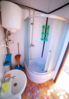 База отдыха «Лукоморье» - номер Трехместный комфорт на первом этаже фото 3