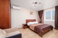 Частный дом «Южный» - номер Семейный двухкомнатный с видом на море фото